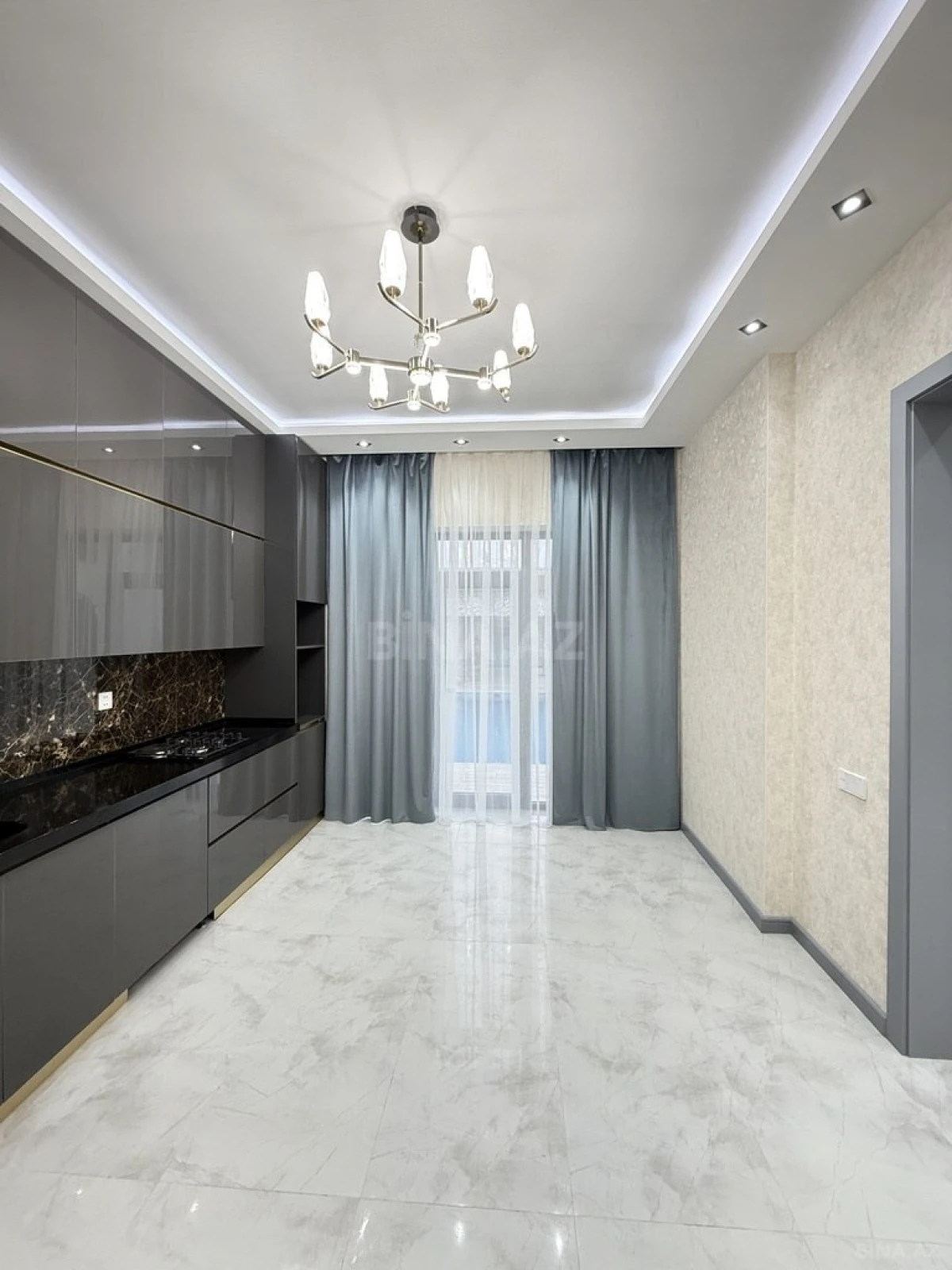 Satılır 5 otaqlı həyət evi 220 m²