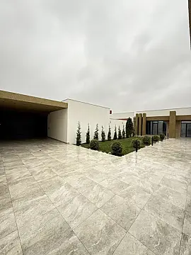Satılır 5 otaqlı həyət evi 220 m²