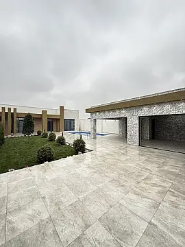 Satılır 5 otaqlı həyət evi 220 m²