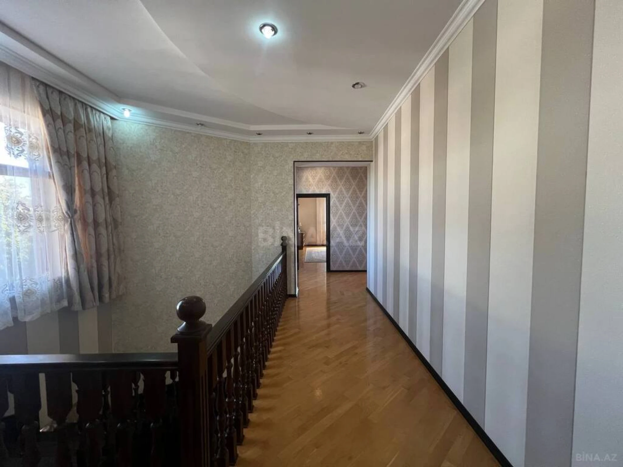 Satılır 6 otaqlı həyət evi 250 m²