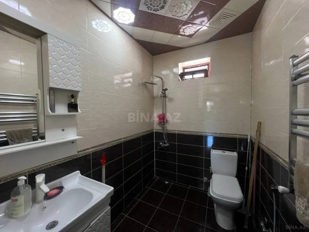 Satılır 6 otaqlı həyət evi 250 m²