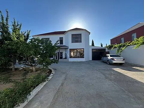 Satılır 6 otaqlı həyət evi 250 m²