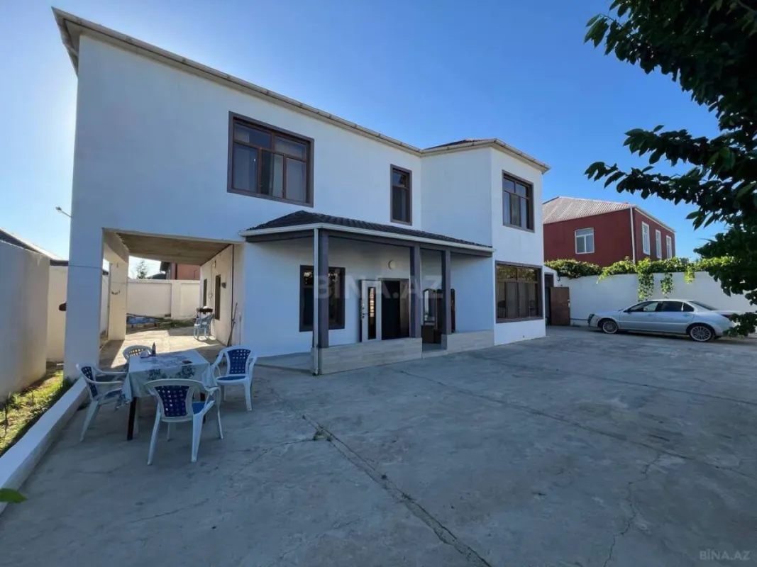 Satılır 6 otaqlı həyət evi 250 m²