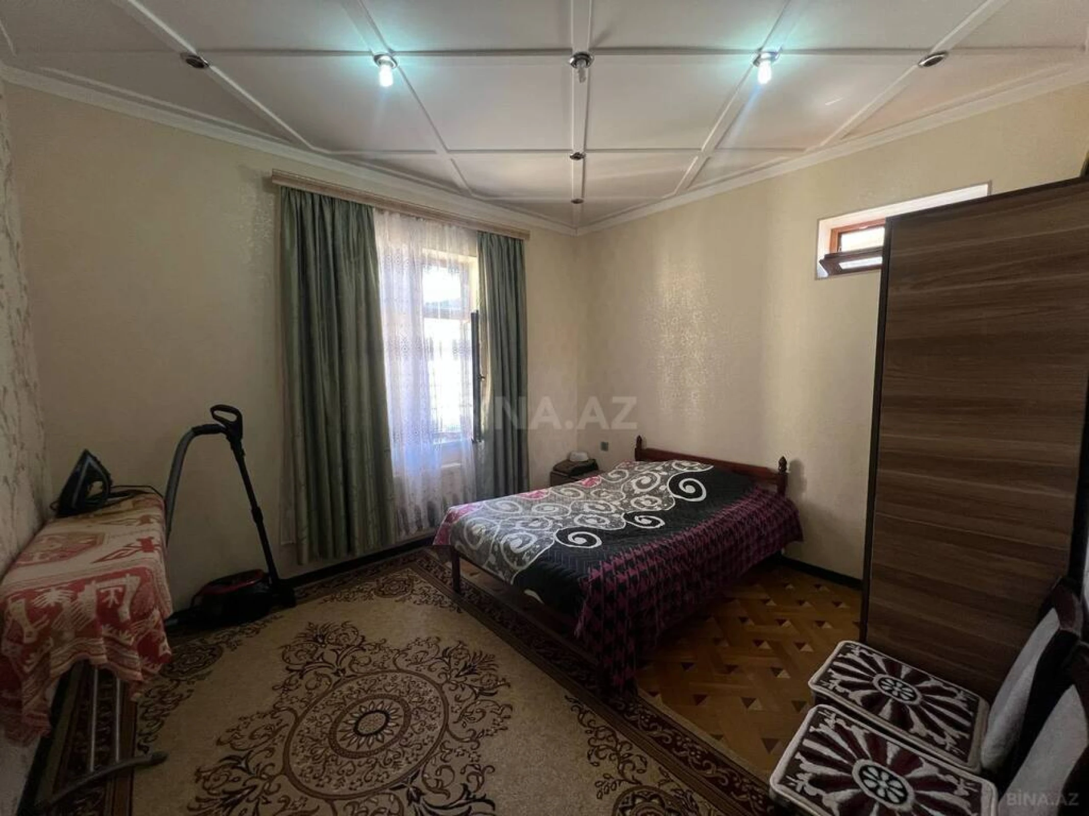 Satılır 6 otaqlı həyət evi 250 m²