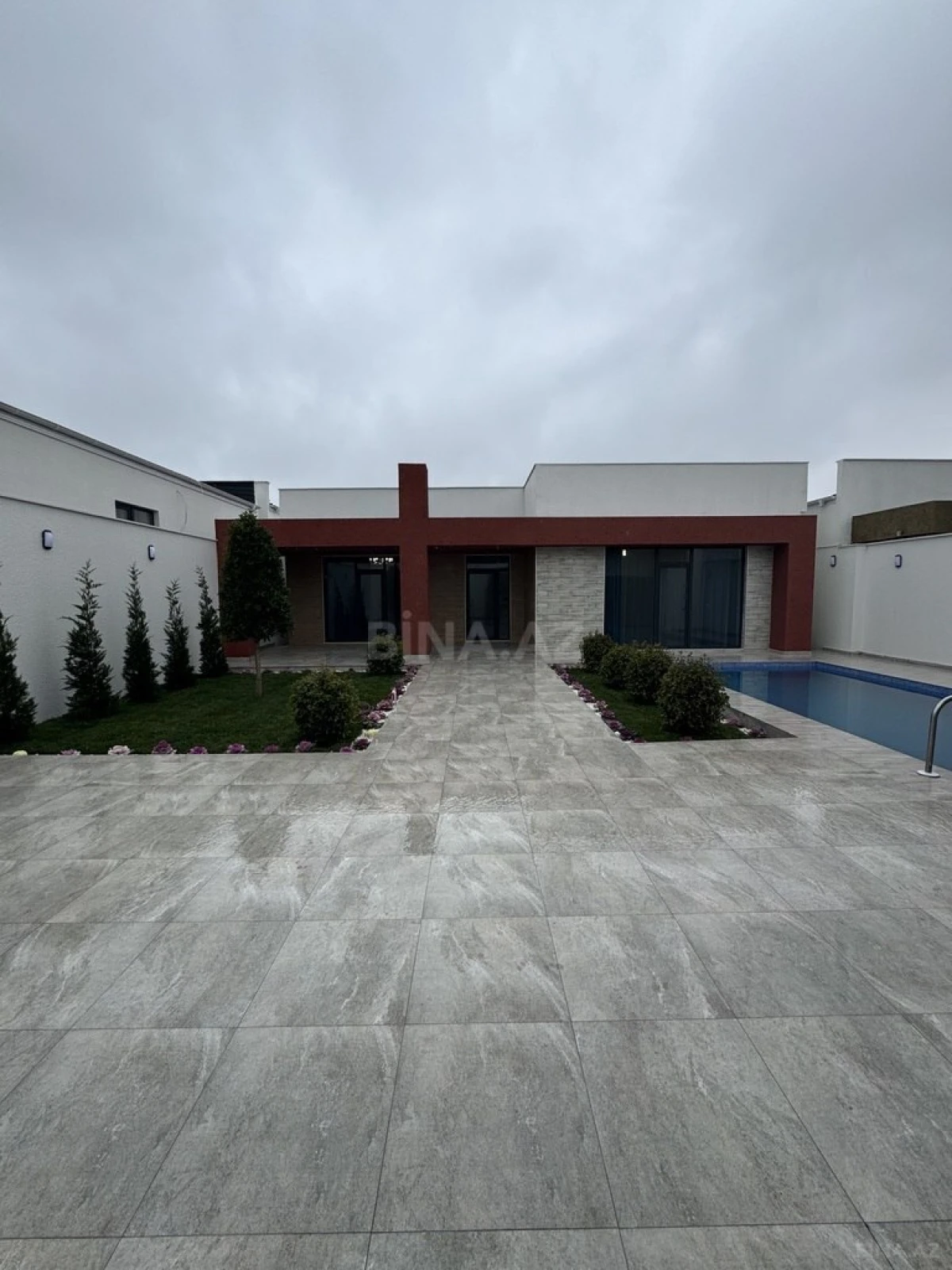 Satılır 4 otaqlı həyət evi 200 m²