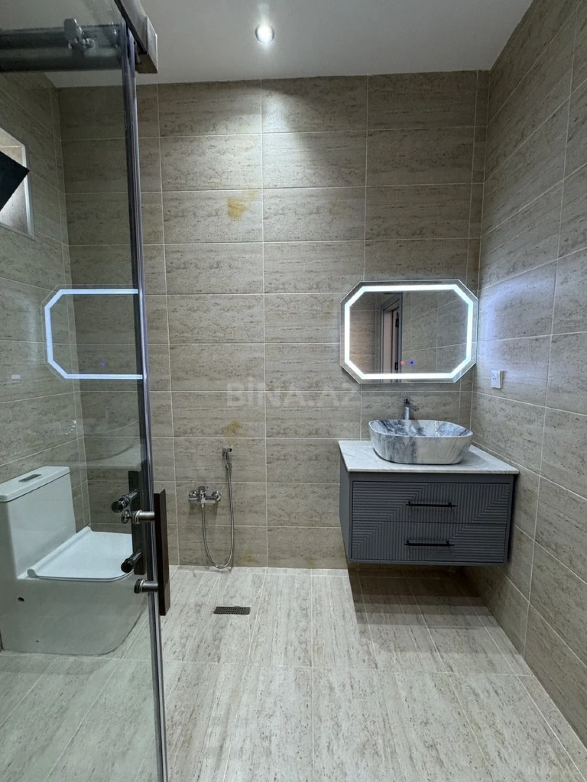 Satılır 4 otaqlı həyət evi 200 m²