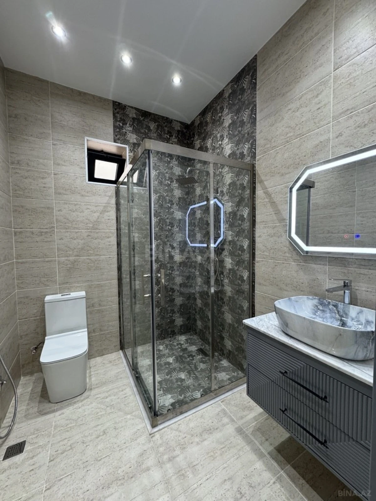 Satılır 4 otaqlı həyət evi 200 m²