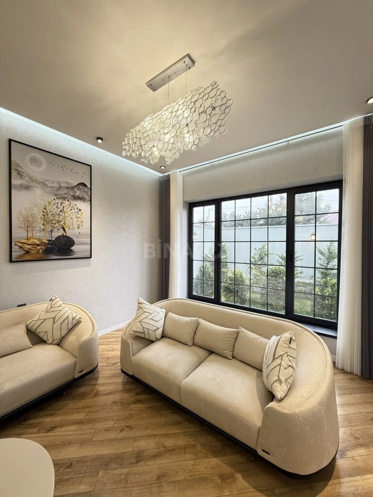 Satılır 5 otaqlı həyət evi 210 m²