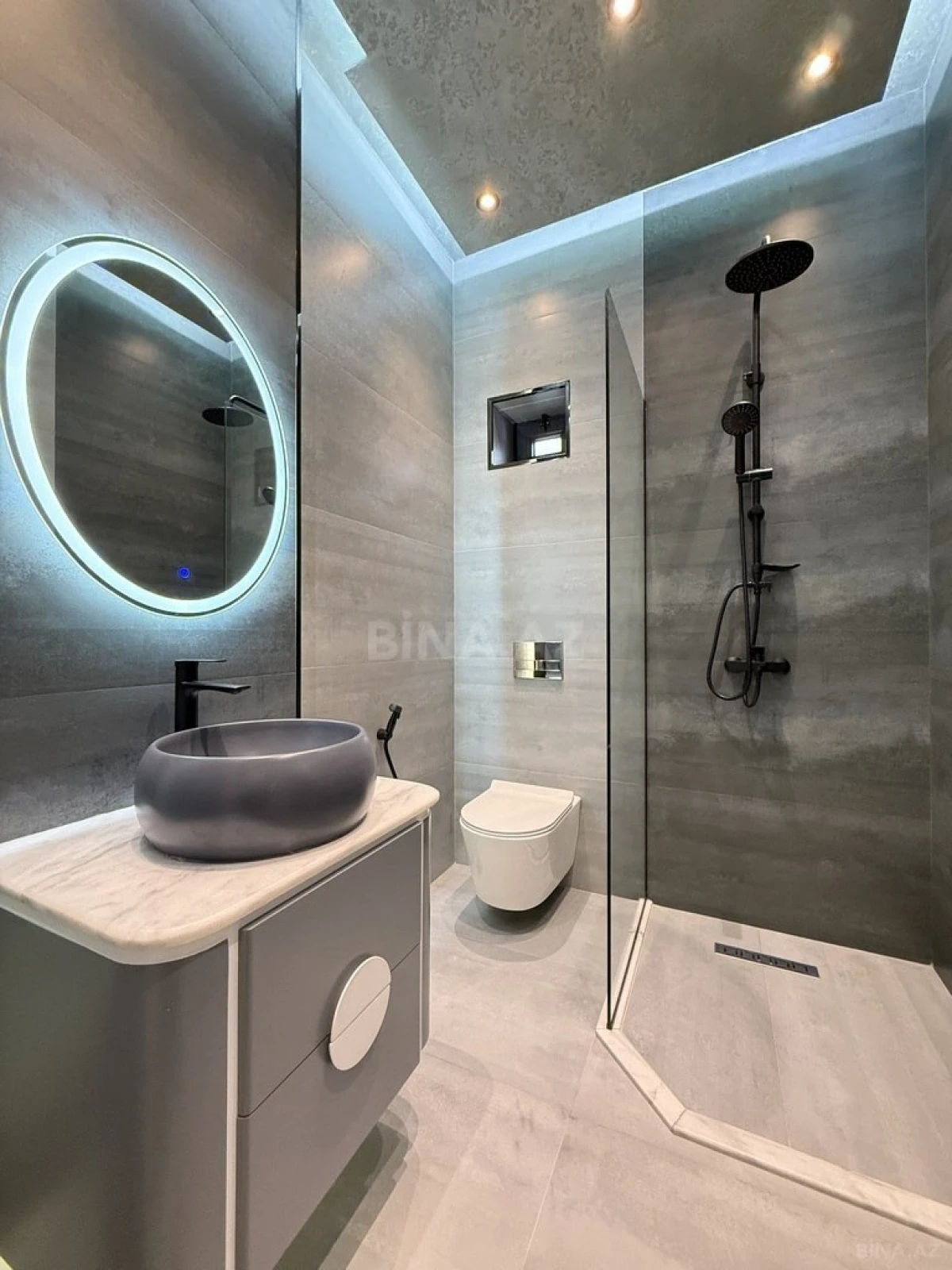 Satılır 5 otaqlı həyət evi 210 m²