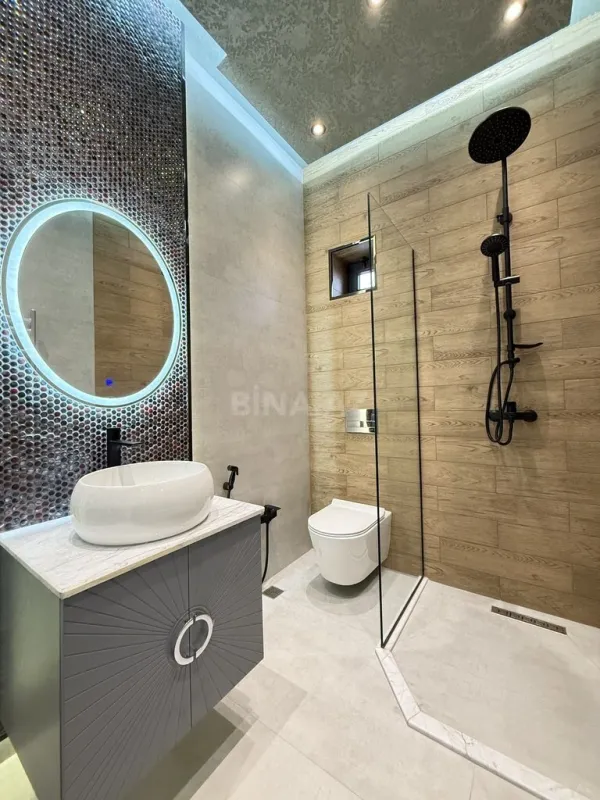 Satılır 5 otaqlı həyət evi 210 m²