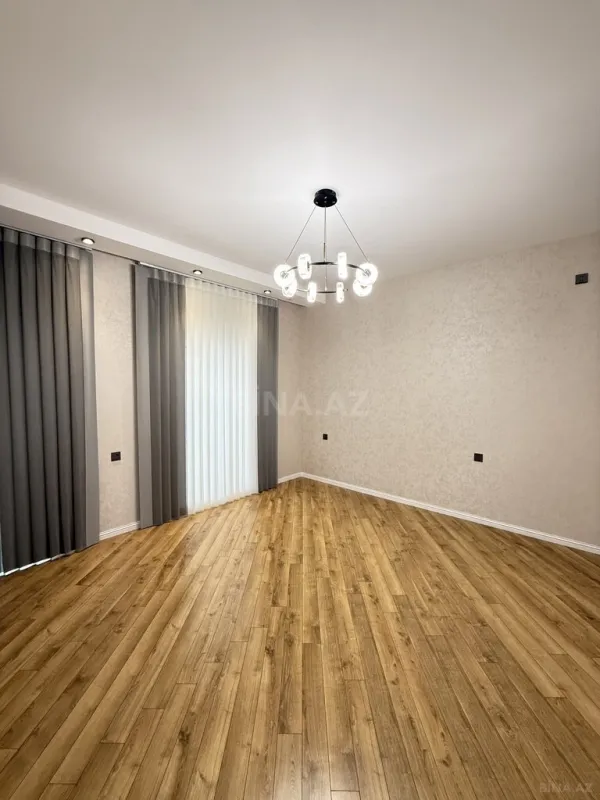 Satılır 5 otaqlı həyət evi 210 m²