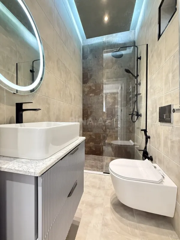 Satılır 5 otaqlı həyət evi 210 m²