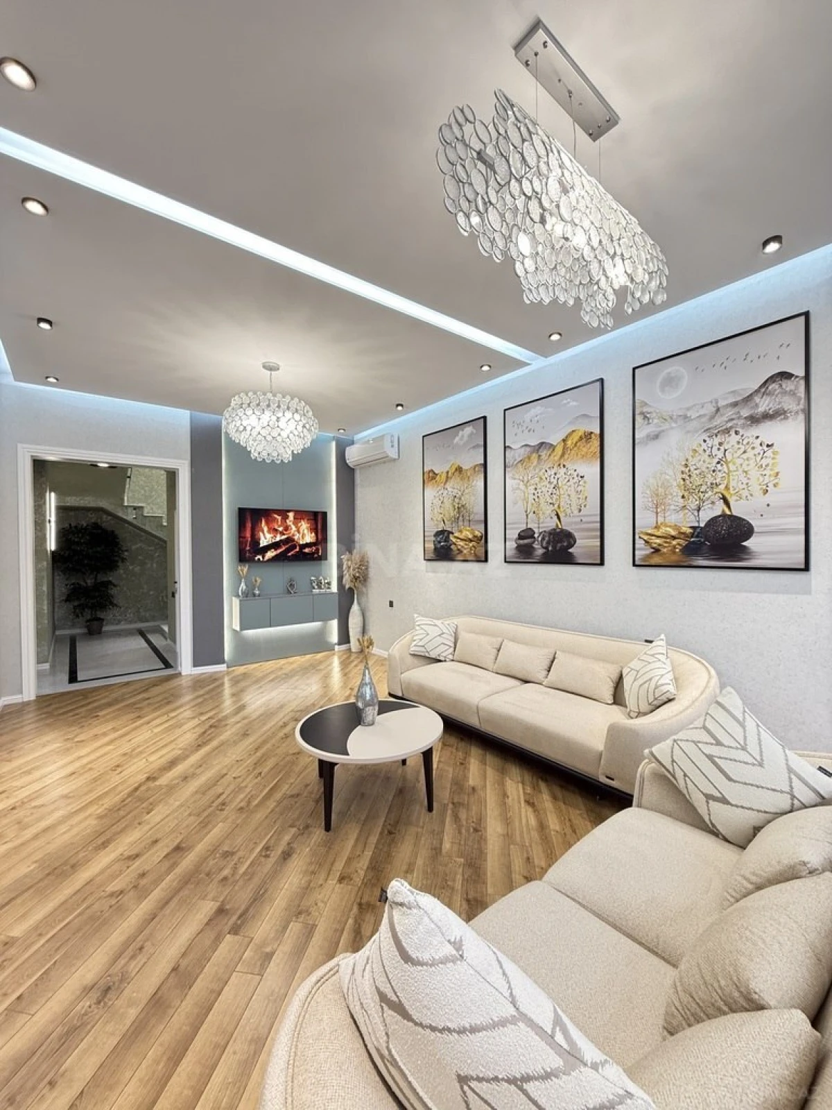 Satılır 5 otaqlı həyət evi 210 m²