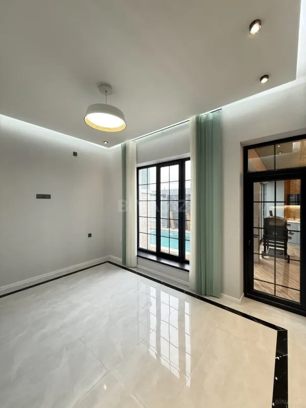 Satılır 5 otaqlı həyət evi 210 m²