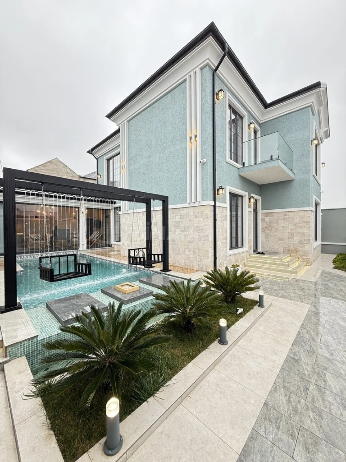Satılır 5 otaqlı həyət evi 210 m²