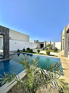 Satılır 4 otaqlı həyət evi 180 m²