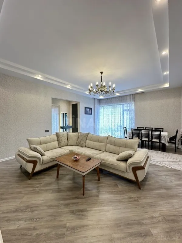Satılır 4 otaqlı həyət evi 180 m²