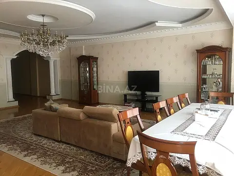 Satılır 3 otaqlı mənzil 194 m²