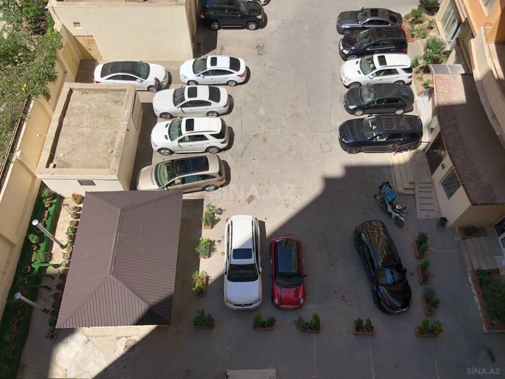 Satılır 3 otaqlı mənzil 194 m²