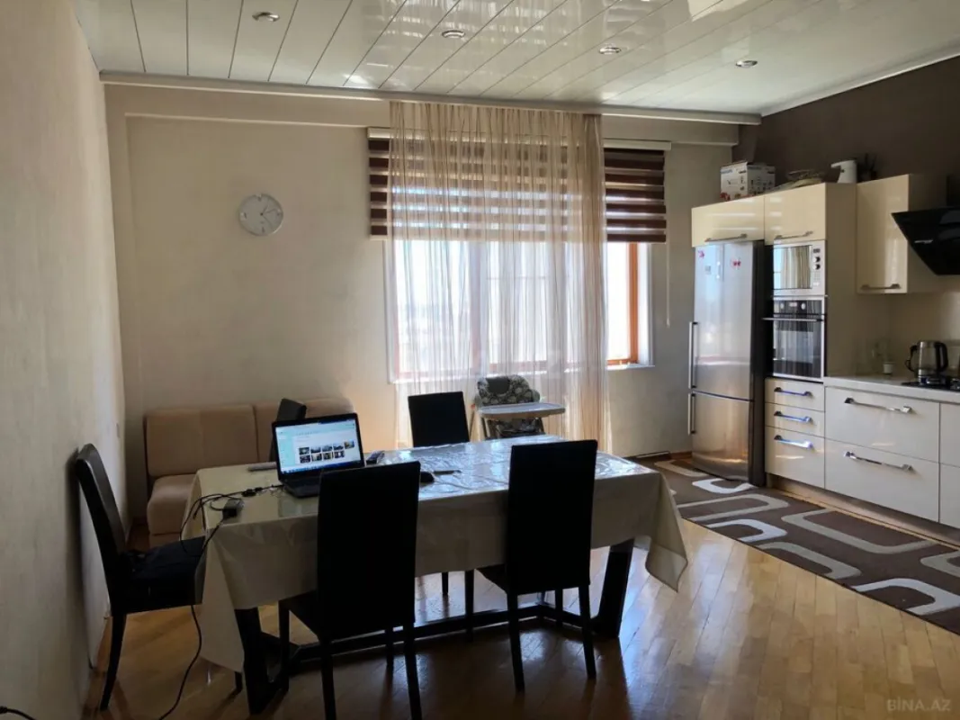 Satılır 3 otaqlı mənzil 194 m²