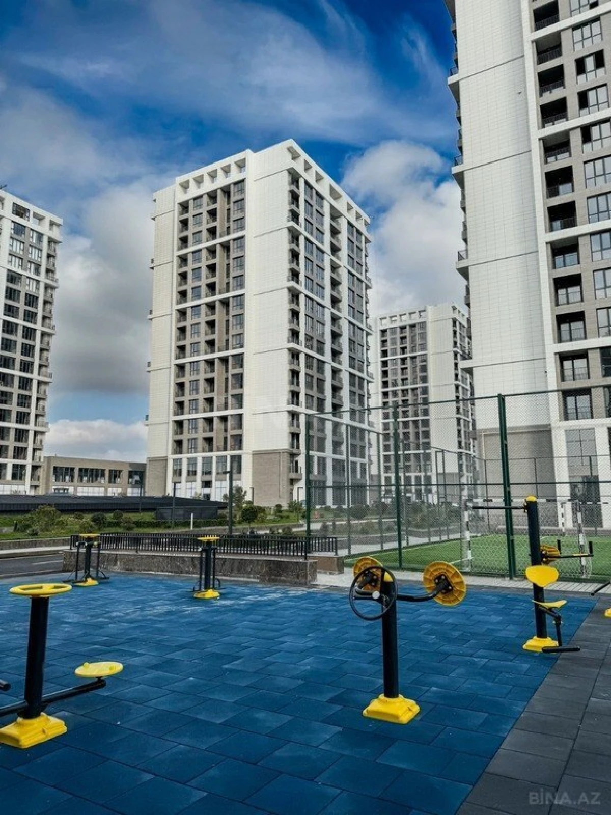 Satılır 2 otaqlı mənzil 120 m²