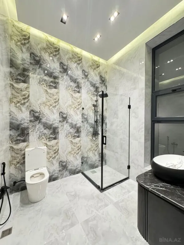 Satılır 5 otaqlı həyət evi 400 m²