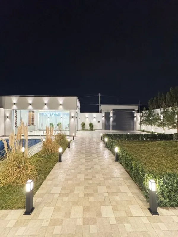 Satılır 5 otaqlı həyət evi 400 m²