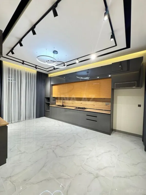 Satılır 5 otaqlı həyət evi 400 m²