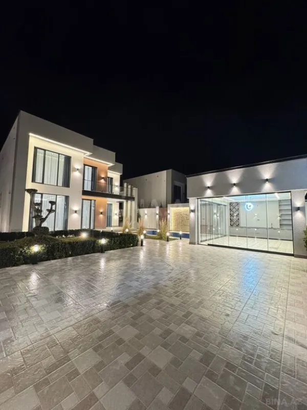 Satılır 5 otaqlı həyət evi 400 m²