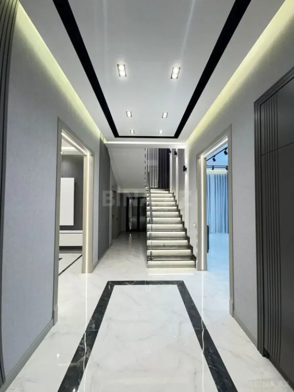 Satılır 5 otaqlı həyət evi 400 m²
