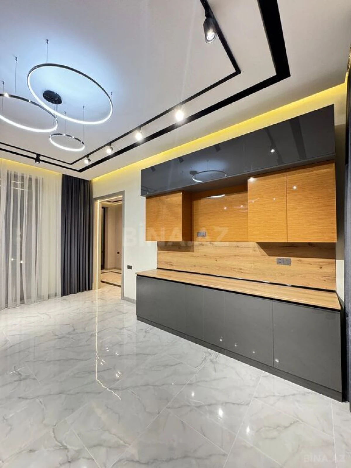 Satılır 5 otaqlı həyət evi 400 m²