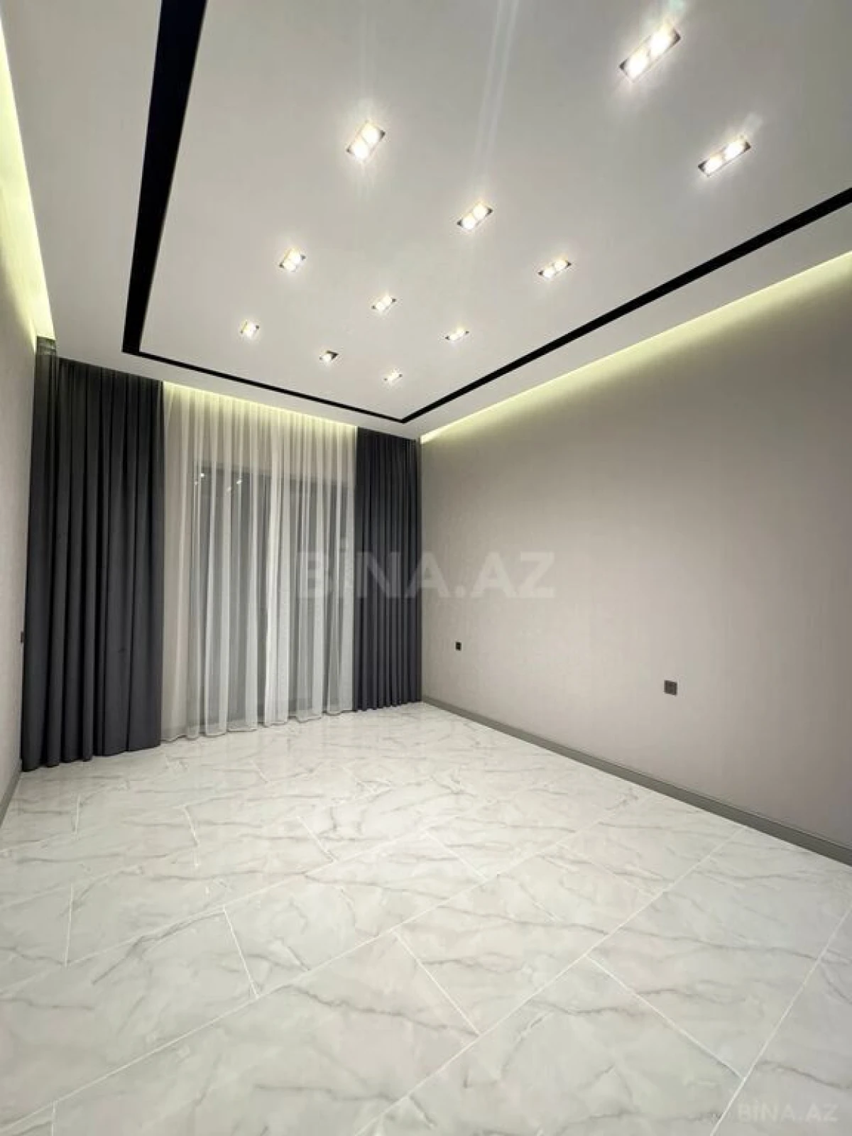 Satılır 5 otaqlı həyət evi 400 m²