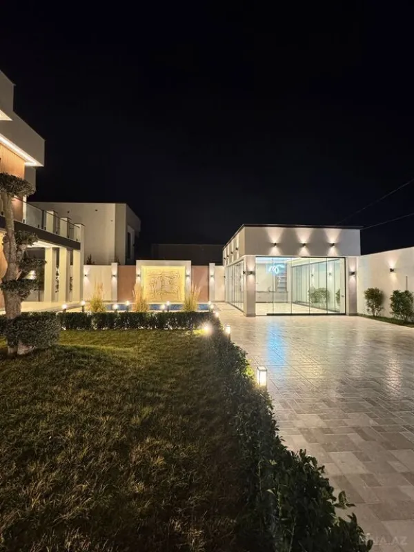 Satılır 5 otaqlı həyət evi 400 m²