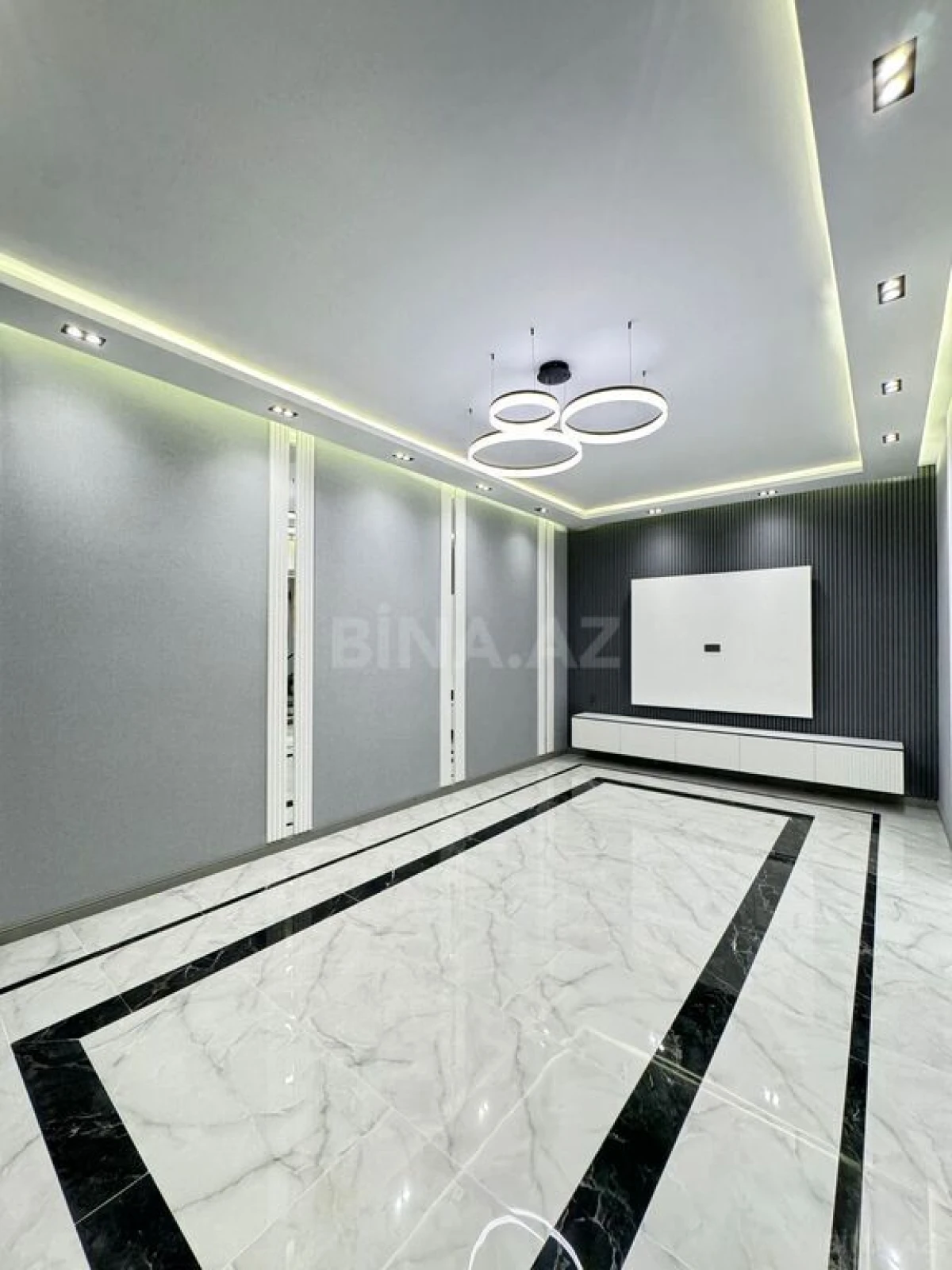 Satılır 5 otaqlı həyət evi 400 m²