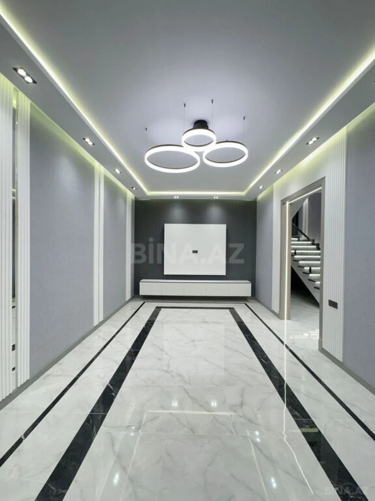 Satılır 5 otaqlı həyət evi 400 m²