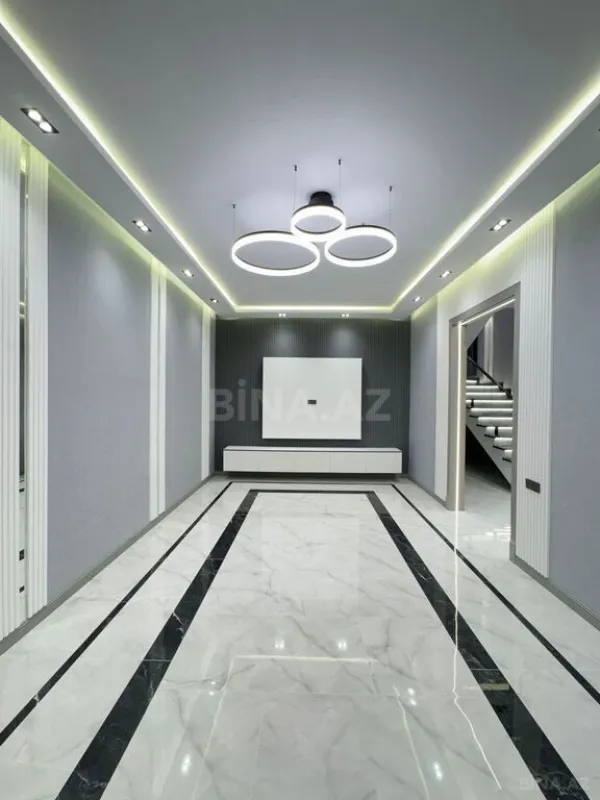 Satılır 5 otaqlı həyət evi 400 m²