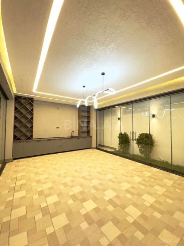 Satılır 5 otaqlı həyət evi 400 m²