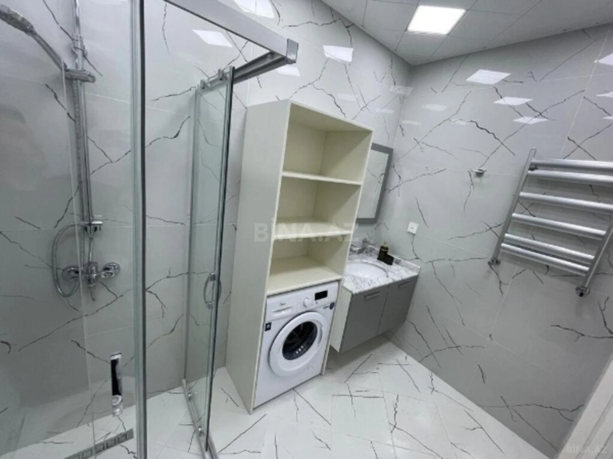 Kirayə verilir 2 otaqlı mənzil 70 m²