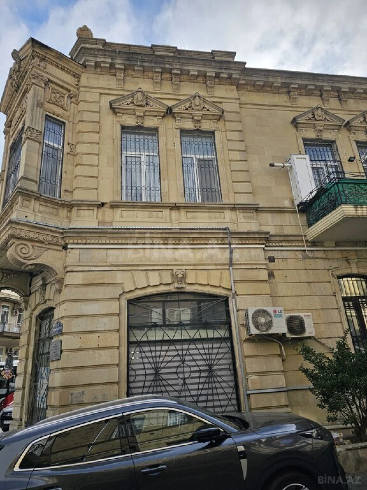 Satılır 4 otaqlı mənzil 130 m²