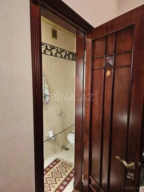 Satılır 4 otaqlı mənzil 130 m²