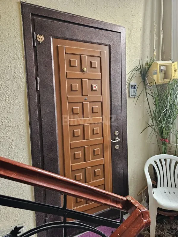Satılır 4 otaqlı mənzil 130 m²