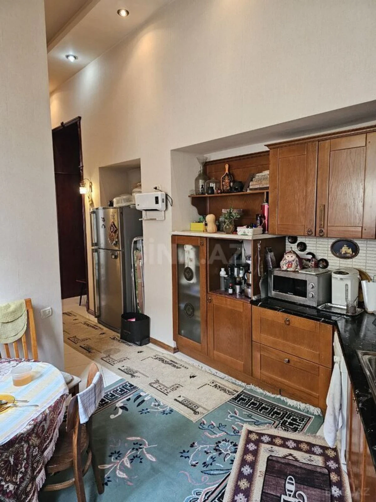 Satılır 4 otaqlı mənzil 130 m²