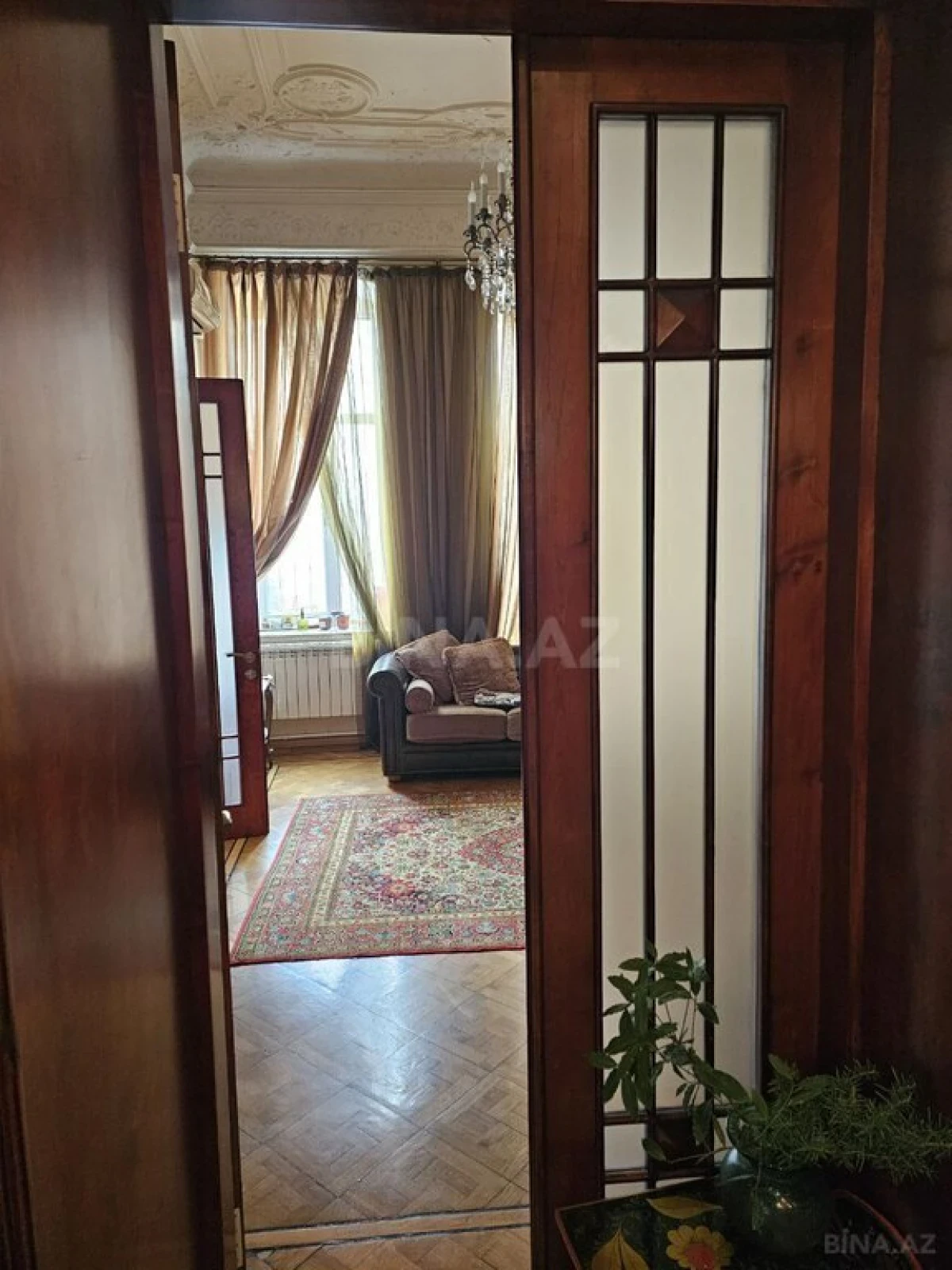 Satılır 4 otaqlı mənzil 130 m²