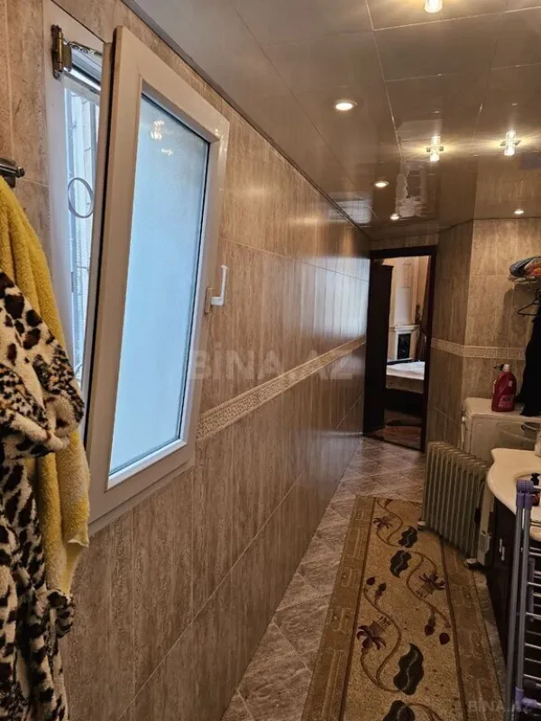Satılır 4 otaqlı mənzil 130 m²