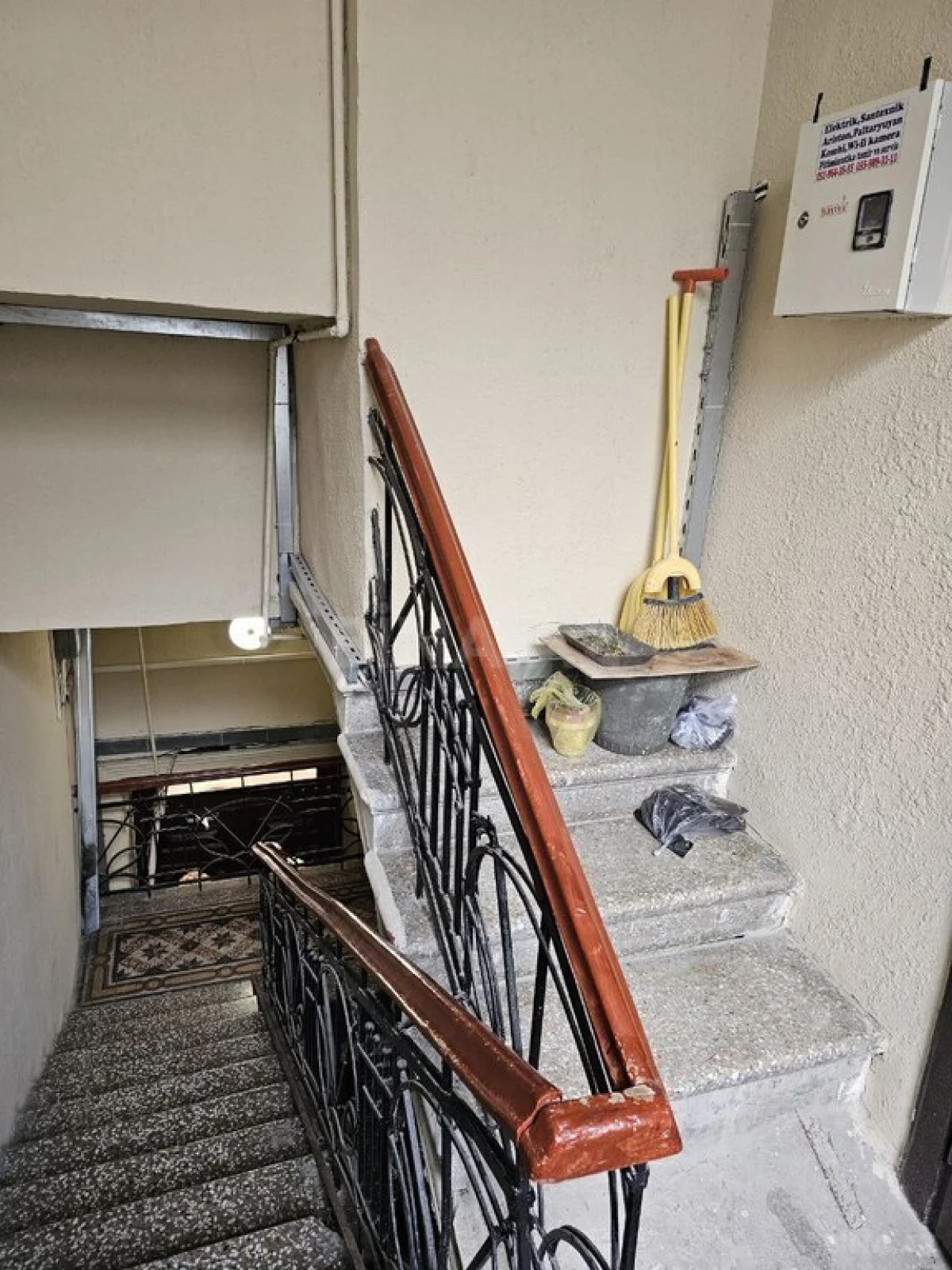 Satılır 4 otaqlı mənzil 130 m²