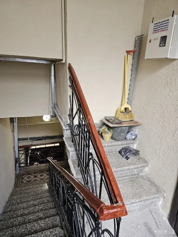 Satılır 4 otaqlı mənzil 130 m²