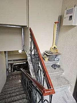 Satılır 4 otaqlı mənzil 130 m²