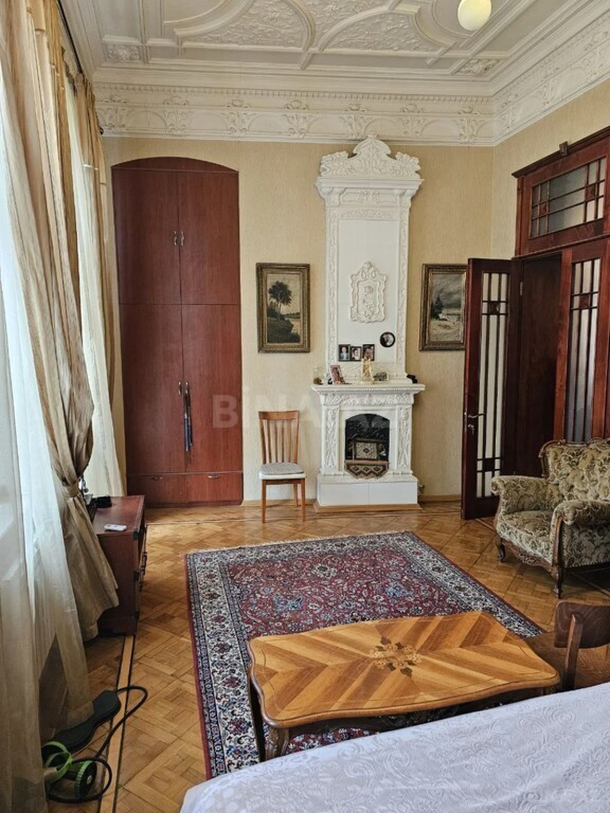 Satılır 4 otaqlı mənzil 130 m²