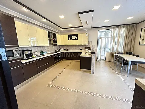 Satılır 6 otaqlı mənzil 400.5 m²
