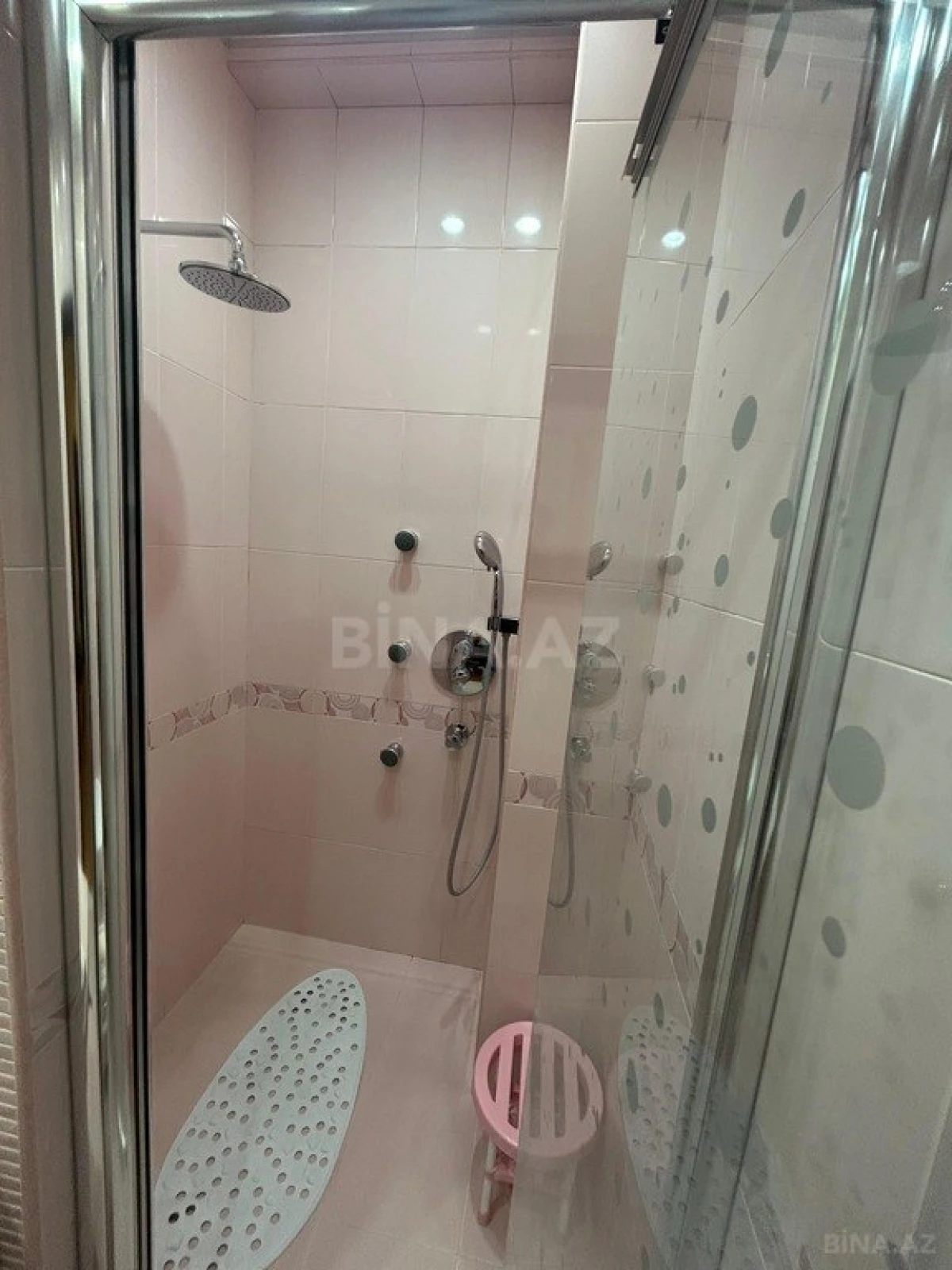 Satılır 6 otaqlı mənzil 400.5 m²